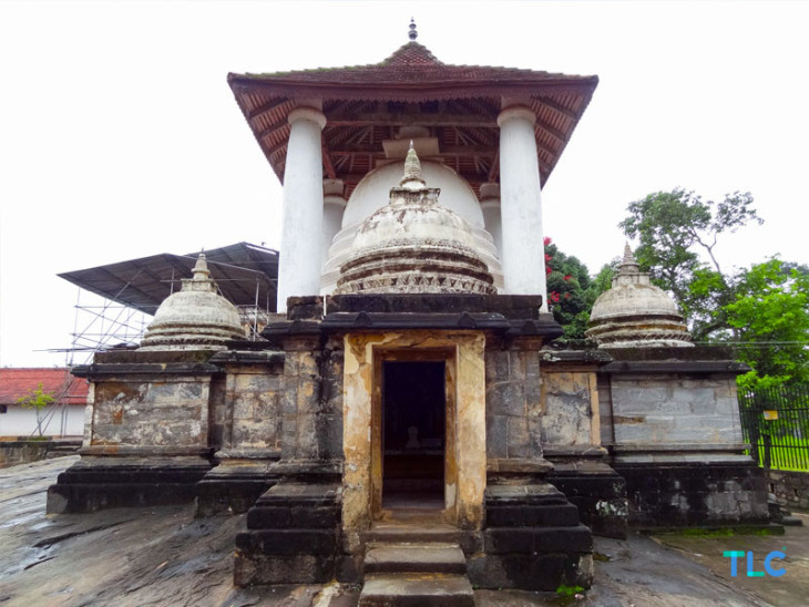 Gadaladeniya Temple